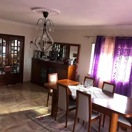 بيت للعطل Moradia Com Vista Para O Castelo De Obidos. Óbidos